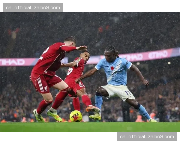 英超联盟宣布下赛季将试点“橙牌”与临时罚下规则，旨在平衡比赛流畅性与对抗强度。